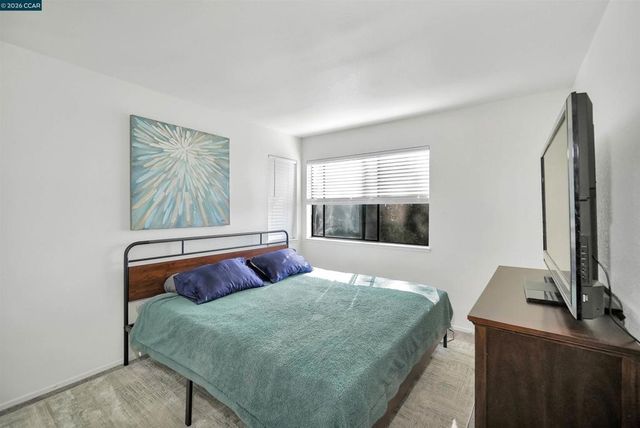 418 Dohrmann Ln, Pinole, CA 94564