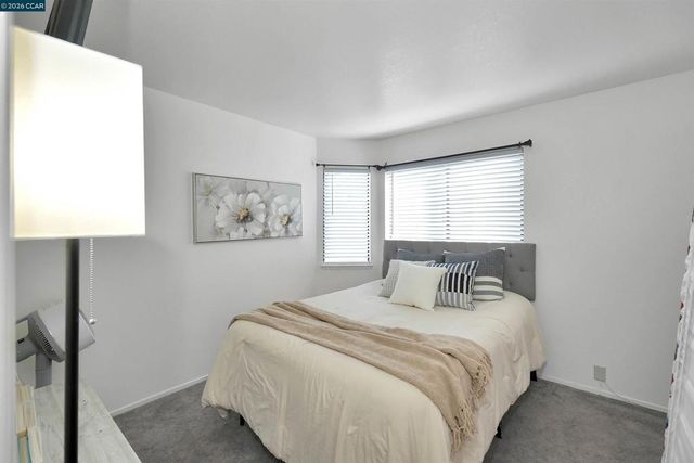 418 Dohrmann Ln, Pinole, CA 94564