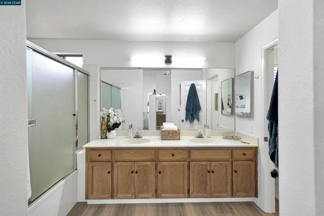 418 Dohrmann Ln, Pinole, CA 94564