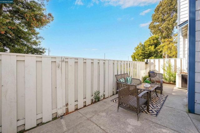 418 Dohrmann Ln, Pinole, CA 94564