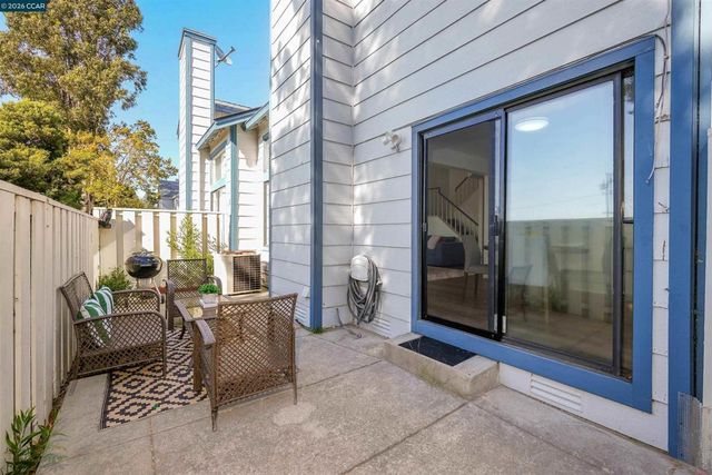 418 Dohrmann Ln, Pinole, CA 94564