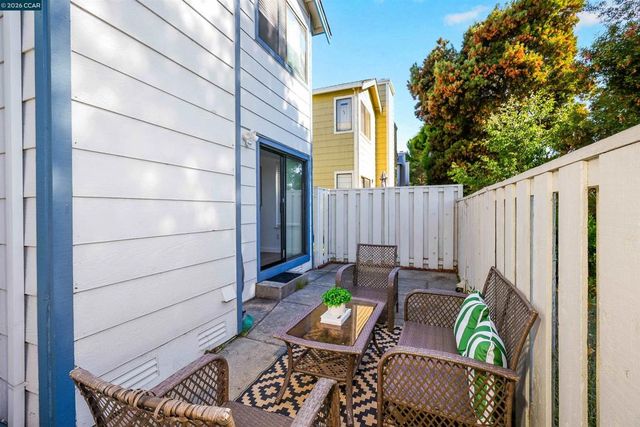 418 Dohrmann Ln, Pinole, CA 94564
