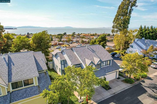 418 Dohrmann Ln, Pinole, CA 94564