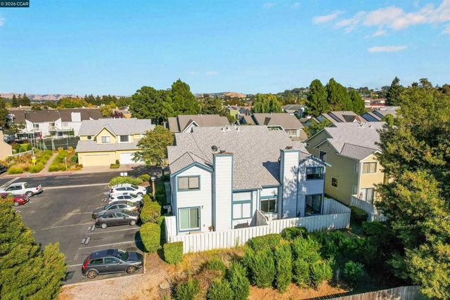 418 Dohrmann Ln, Pinole, CA 94564
