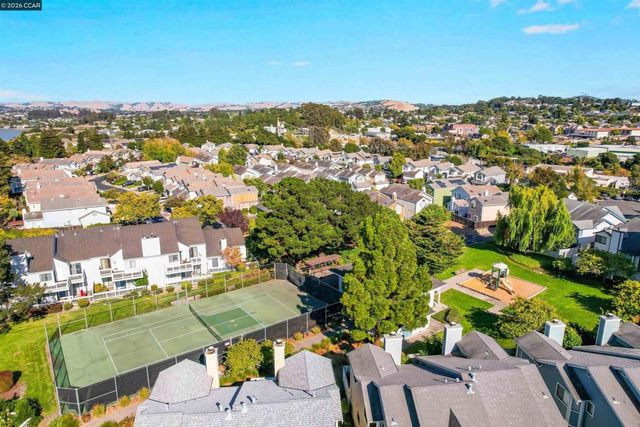 418 Dohrmann Ln, Pinole, CA 94564