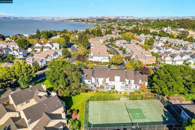 418 Dohrmann Ln, Pinole, CA 94564