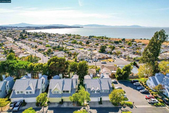 418 Dohrmann Ln, Pinole, CA 94564