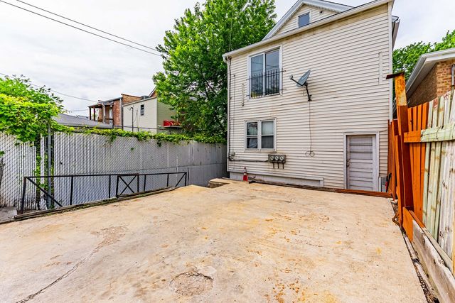 2703 S HILLOCK Avenue, Chicago, IL 60608