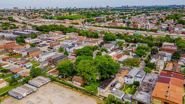 2703 S HILLOCK Avenue, Chicago, IL 60608