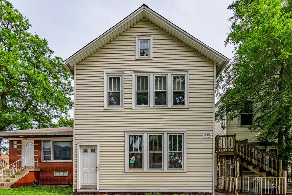 2703 S HILLOCK Avenue, Chicago, IL 60608