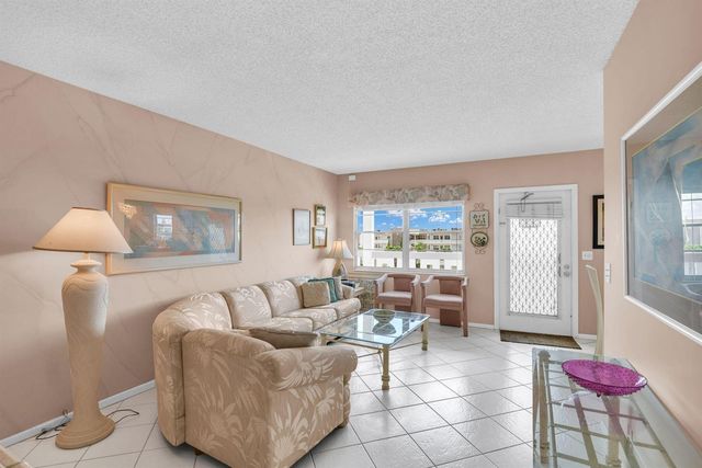 4053 Wolverton C, Boca Raton, FL 33434