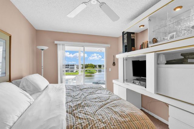 4053 Wolverton C, Boca Raton, FL 33434