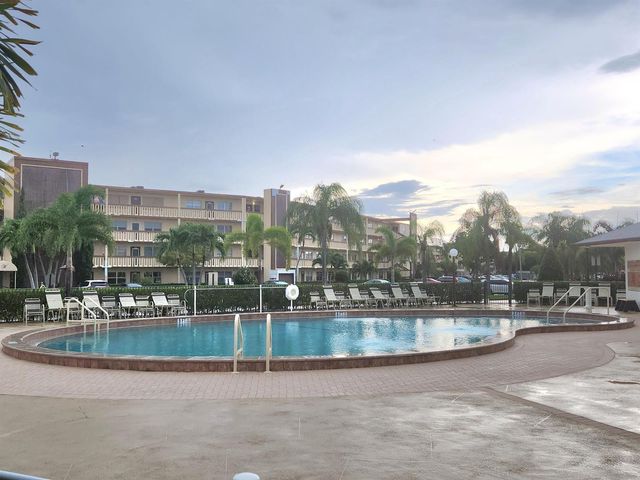 4053 Wolverton C, Boca Raton, FL 33434