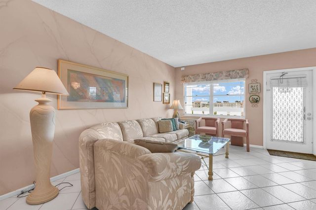 4053 Wolverton C, Boca Raton, FL 33434