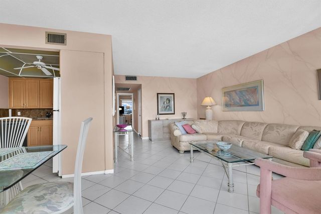 4053 Wolverton C, Boca Raton, FL 33434