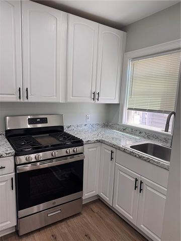 422 Pawtucket Avenue 2, Pawtucket, RI 02860