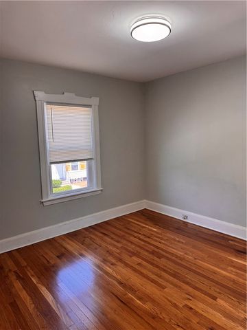 422 Pawtucket Avenue 2, Pawtucket, RI 02860