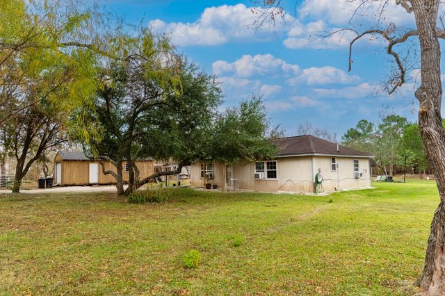 247 County Road 688, Dayton, TX 77535