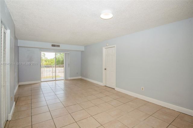8200 SW 210th Street 111, Cutler Bay, FL 33189