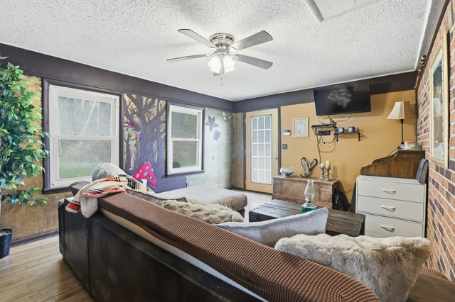 275 Lakeside Dr, Carthage, TN 37030