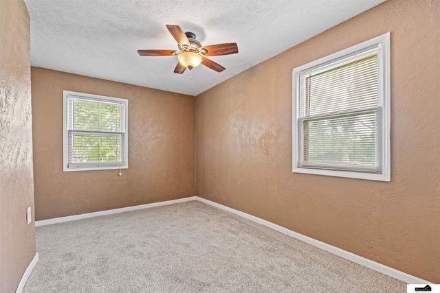 4541 N 65th Avenue, Omaha, NE 68104