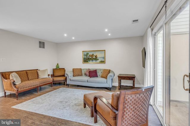 18 DEVON CT, Robbinsville, NJ 08691