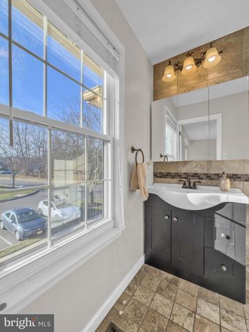 18 DEVON CT, Robbinsville, NJ 08691