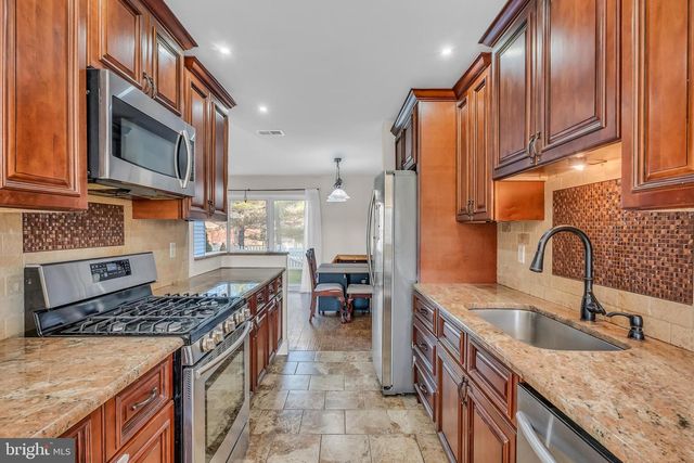 18 DEVON CT, Robbinsville, NJ 08691