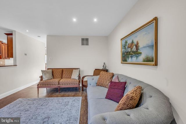 18 DEVON CT, Robbinsville, NJ 08691