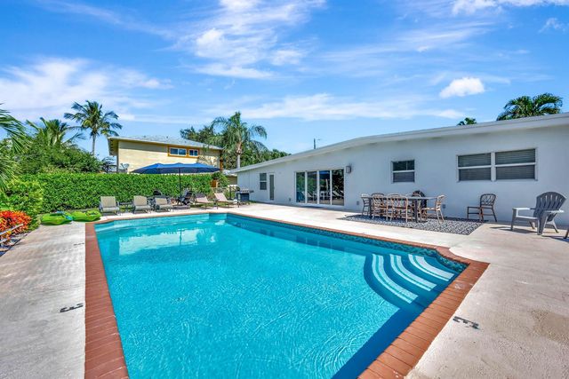 6821 Kingston Drive, Lake Worth, FL 33462