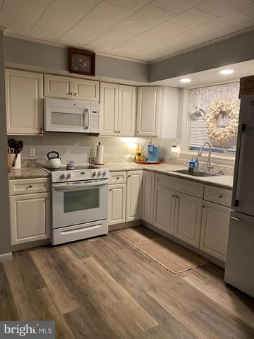 706 BERRYSBURG RD, Millersburg, PA 17061