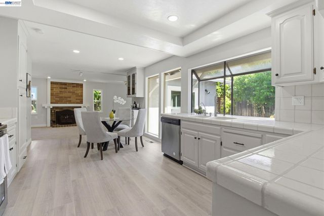 6674 Via San Blas, Pleasanton, CA 94566