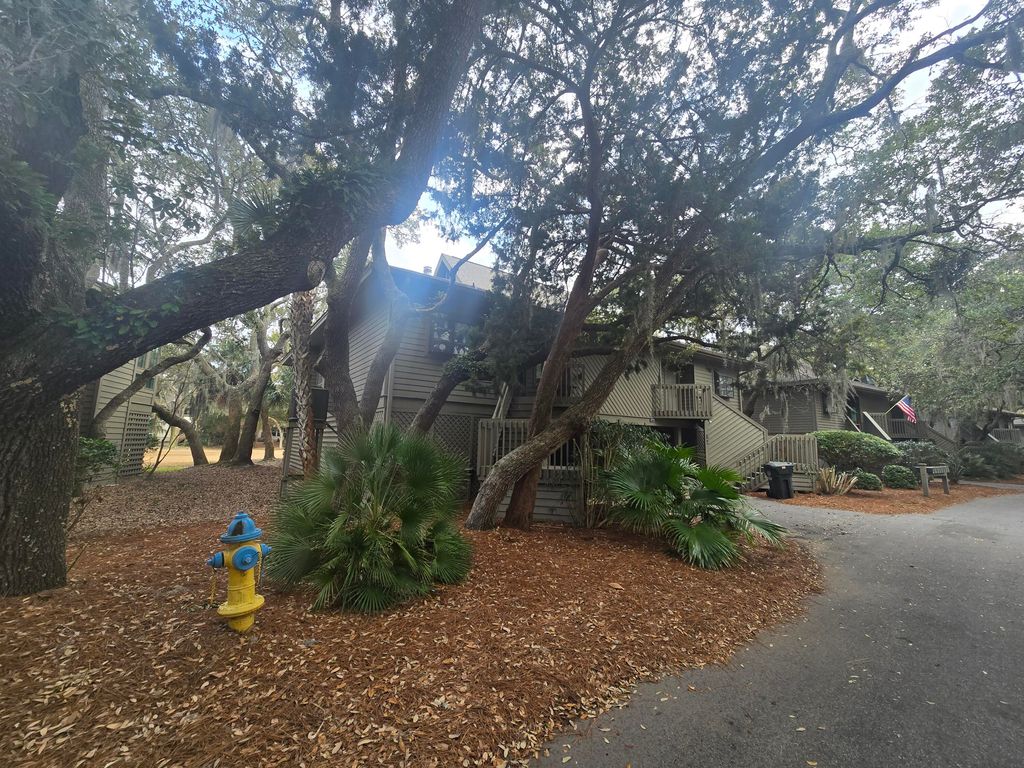 Image 3 of property listing at 761 Summerwind Circle, Edisto Beach, SC 29438