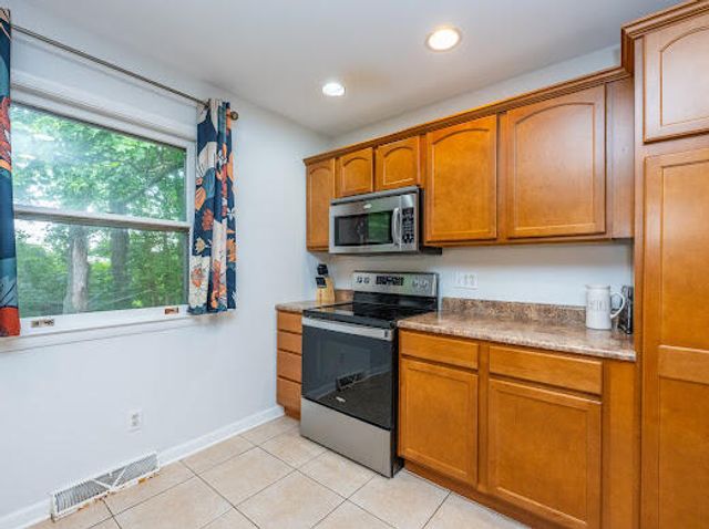 5975 Bonanza Drive, Stevensville, MI 49127