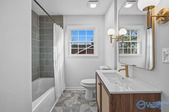 8602 Hickory Hills Lane SE, Huntsville, AL 35802