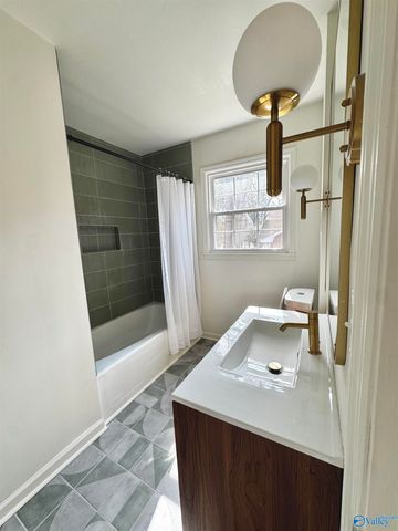 8602 Hickory Hills Lane SE, Huntsville, AL 35802