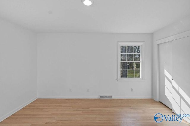 8602 Hickory Hills Lane SE, Huntsville, AL 35802