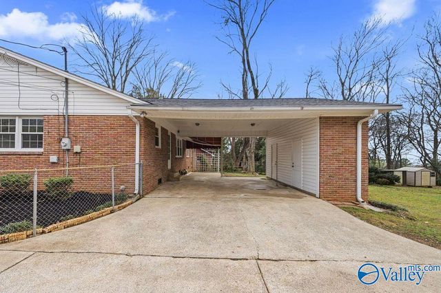 8602 Hickory Hills Lane SE, Huntsville, AL 35802