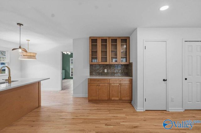 8602 Hickory Hills Lane SE, Huntsville, AL 35802