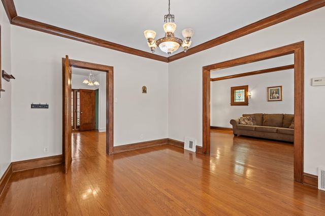 19 172nd Place, Hammond, IN 46324
