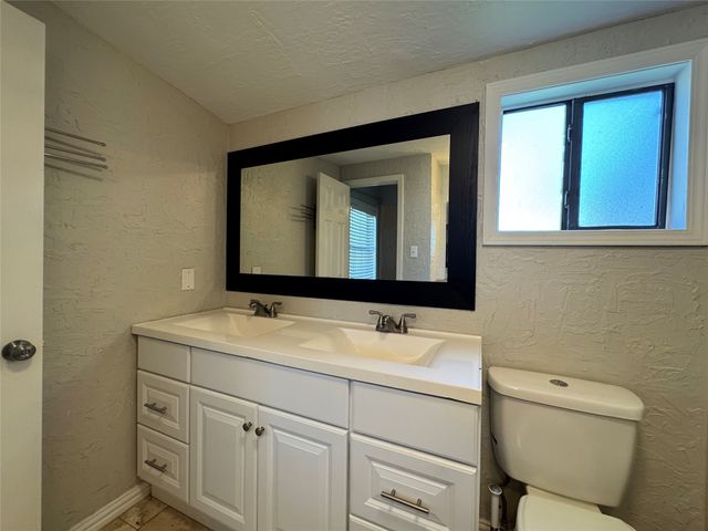 412 Willowbrook Drive, Mesquite, TX 75149