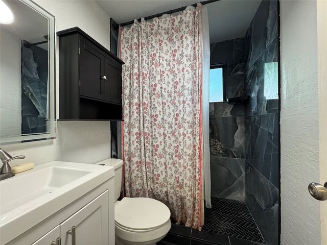 412 Willowbrook Drive, Mesquite, TX 75149