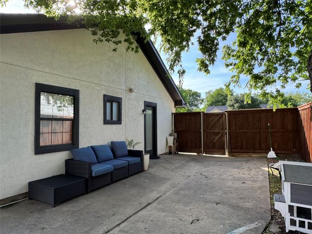 412 Willowbrook Drive, Mesquite, TX 75149