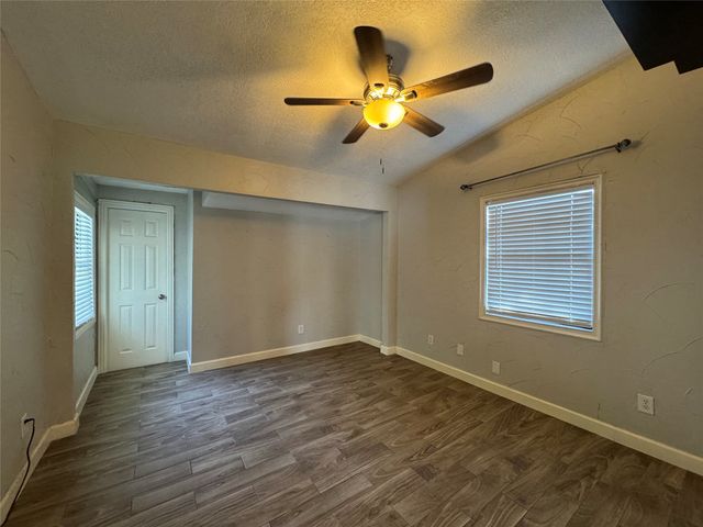 412 Willowbrook Drive, Mesquite, TX 75149