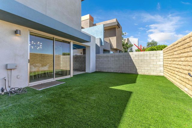 218 Sandy Point Trail, Palm Springs, CA 92262