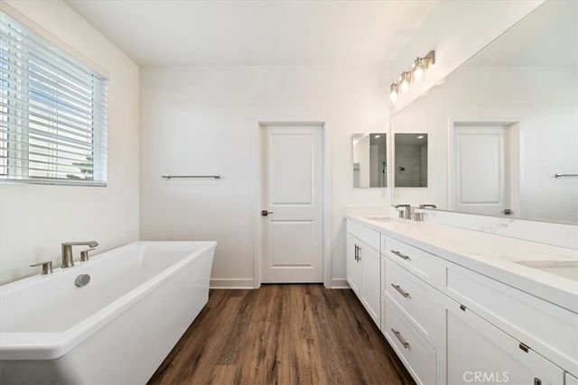 433 Harding Circle, Corona, CA 92879