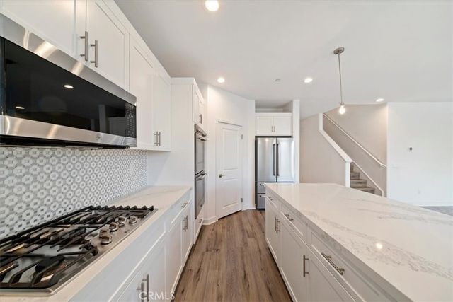 433 Harding Circle, Corona, CA 92879