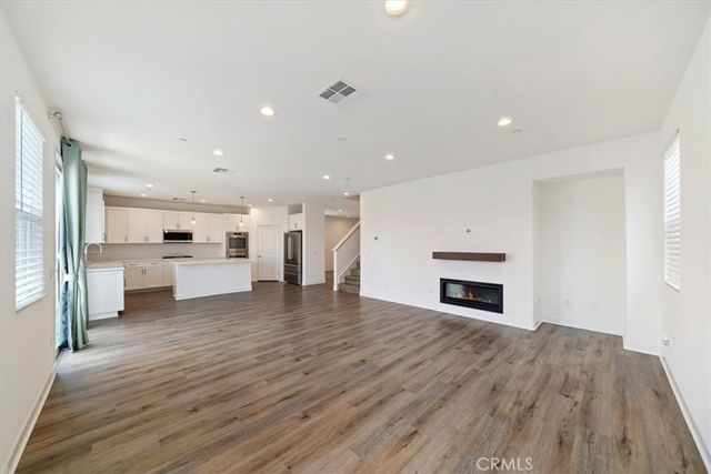433 Harding Circle, Corona, CA 92879