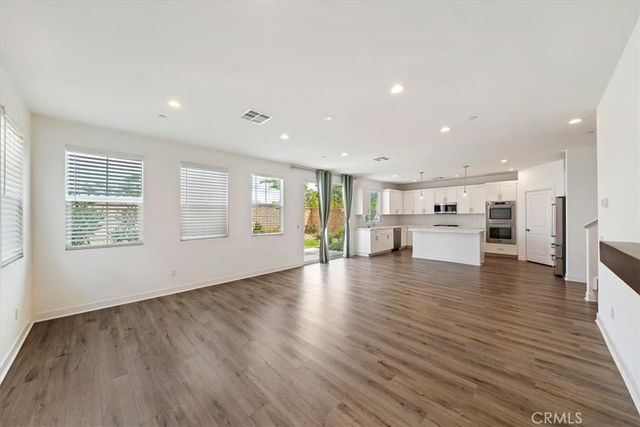 433 Harding Circle, Corona, CA 92879