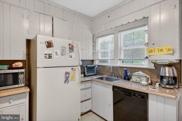426 SANHICAN DR, Trenton, NJ 08618
